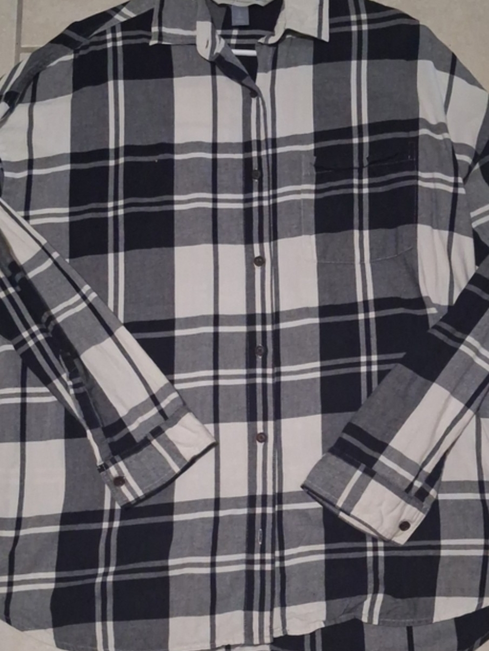 Old Navy Womens Sz L Boyfriend Fit Black & White Plaid Button-Down Shirt